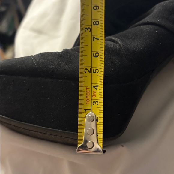 FINAL MARKDOWN Guess Black Peep-Toe Heeled Boots 7 - Picture 5 of 10